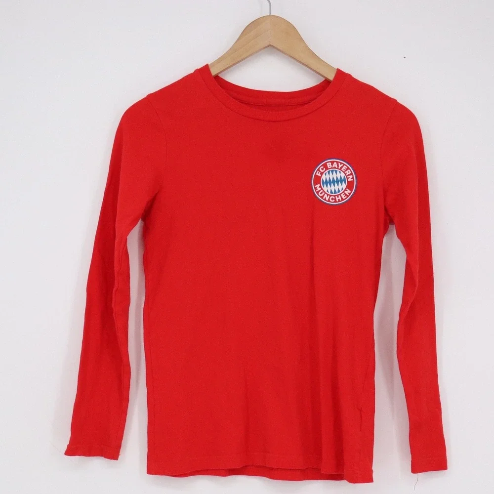 FC Bayern Munchen Red Long Sleeve T-Shirt Youth Medium 10/12 Soccer Fan Tee